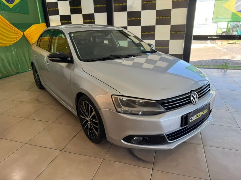 VW - VolksWagen JETTA Comfortline 2.0 T.Flex 8V 4p Tipt.