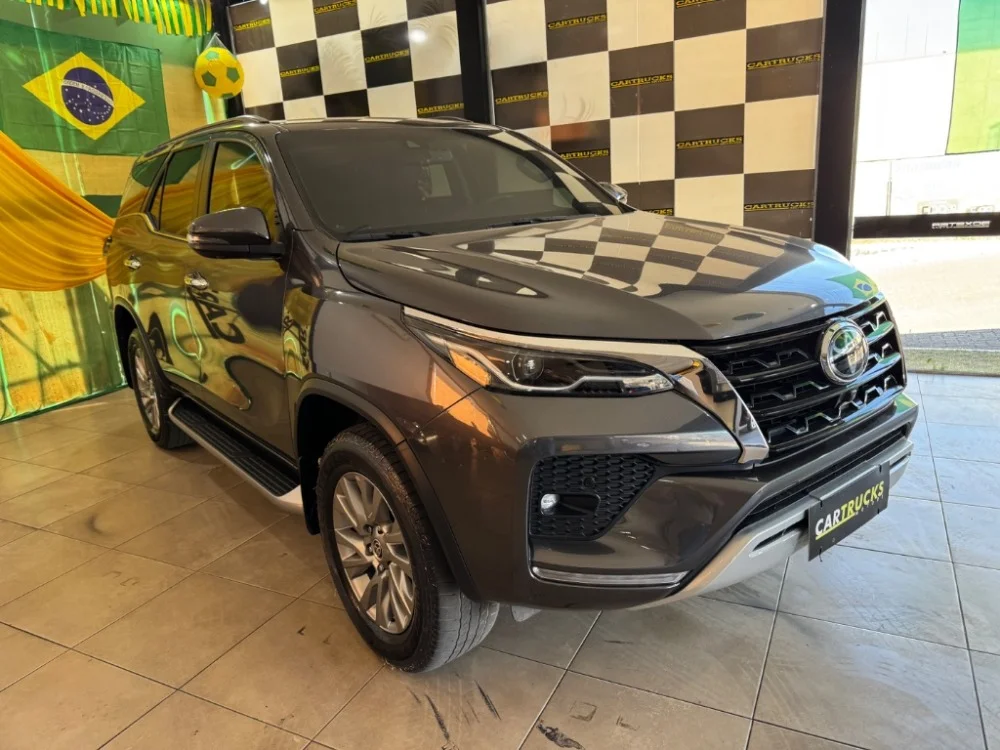 Toyota Hilux SW4 SRX 4x4 2.8 TDI 16V Dies. Aut.