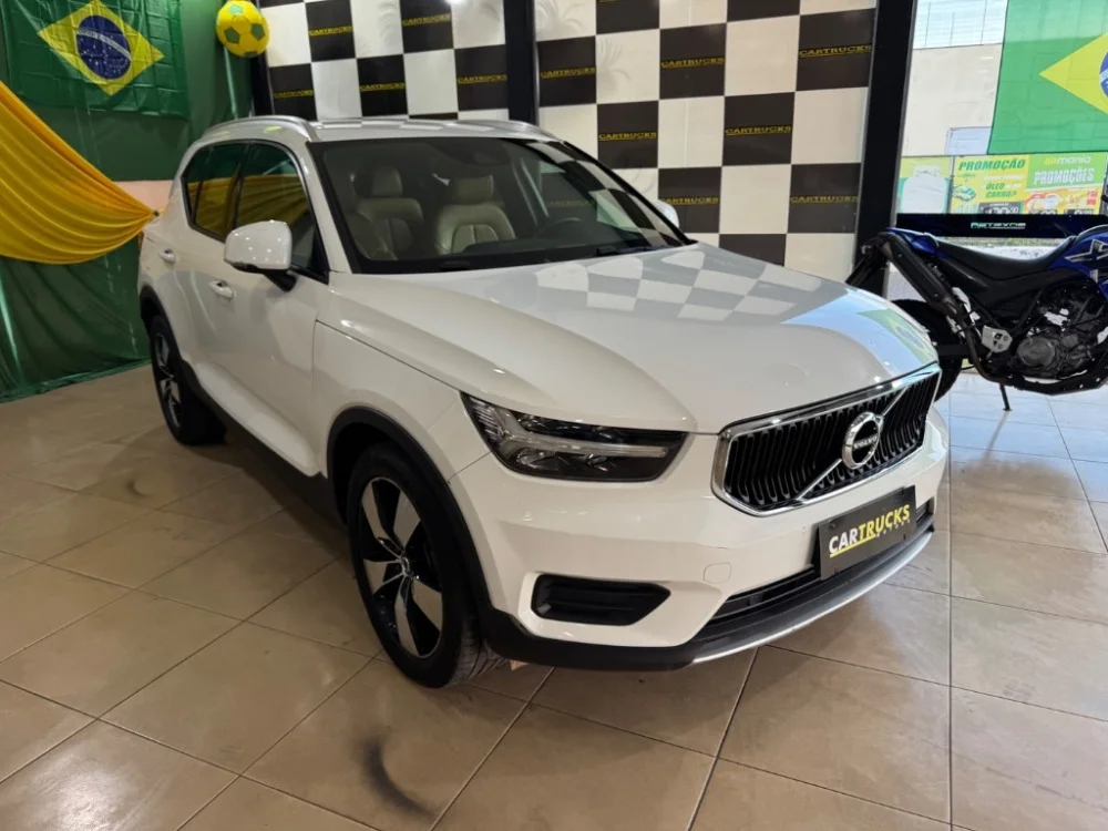 Volvo XC 40 T-5 MOMENTUM 2.0 252cv AWD
